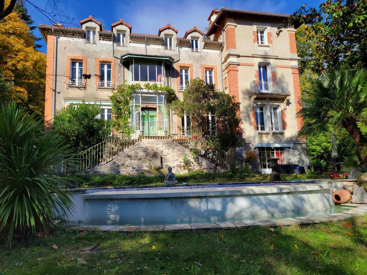 Hotel Le Temps Des Cerises Genolhac Exterior foto